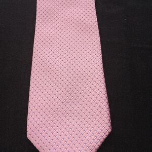 Silky Pink Geometric Pattern Tie